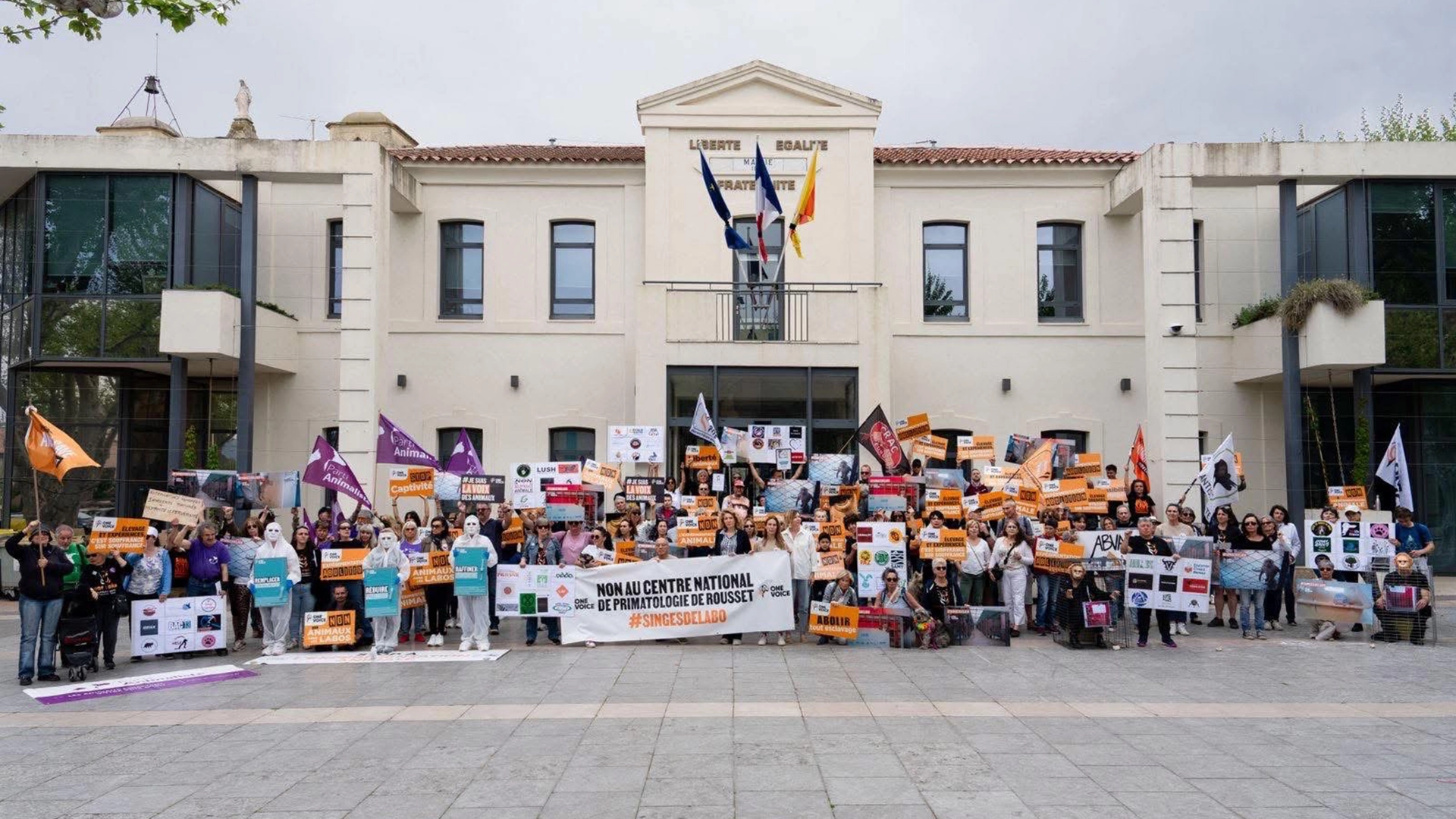 Samy wildlife keeper ong petition non centre rousset